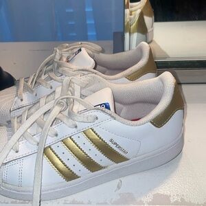 Adidas Superstar